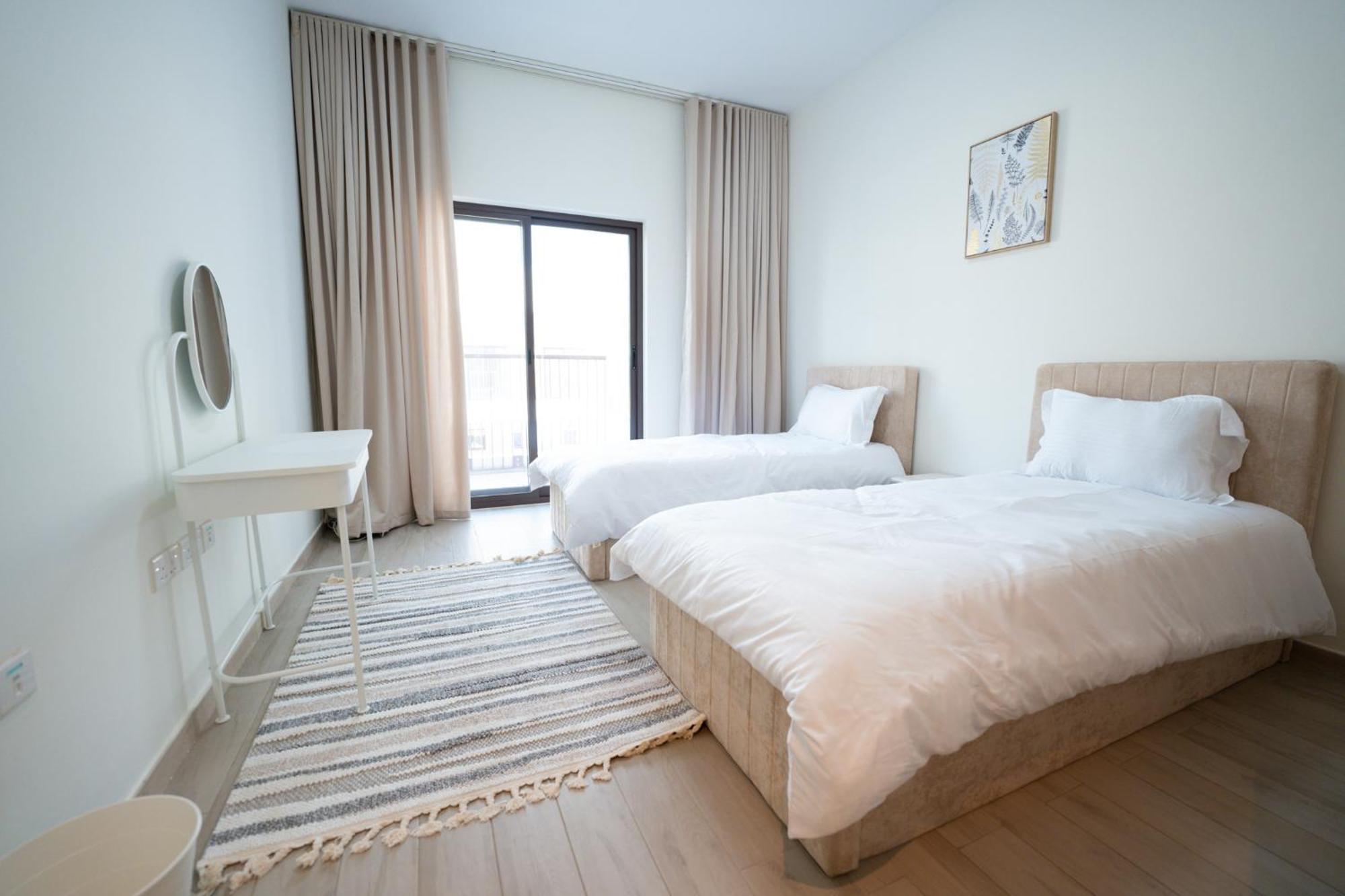 White By The Sea Villa *