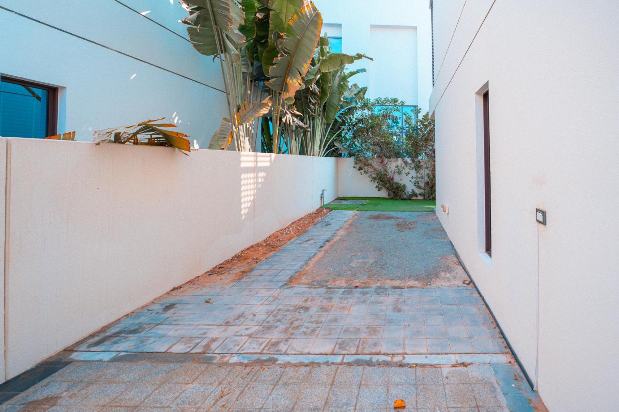 Villa White By The Sea *